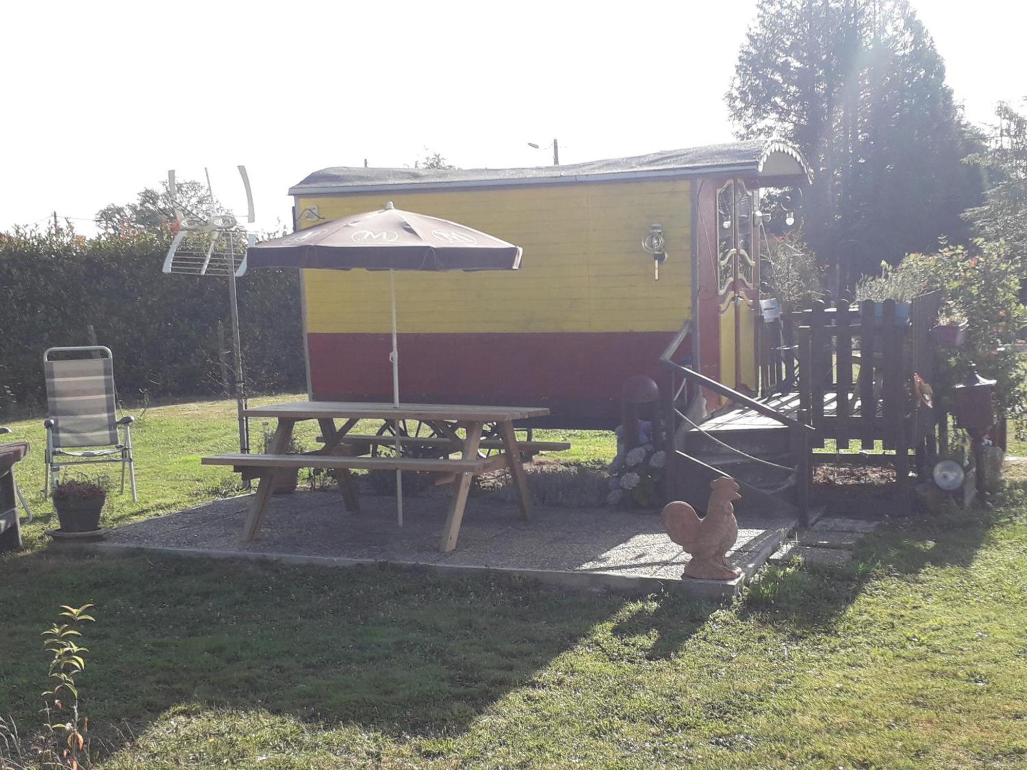 Le Pick Up 403 Vintage Hotell Oradour-sur-Glane Eksteriør bilde